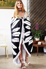 Load image into Gallery viewer, DREAMCATCHER- Round Towel