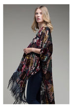 Load image into Gallery viewer, Velvet floral kimono
